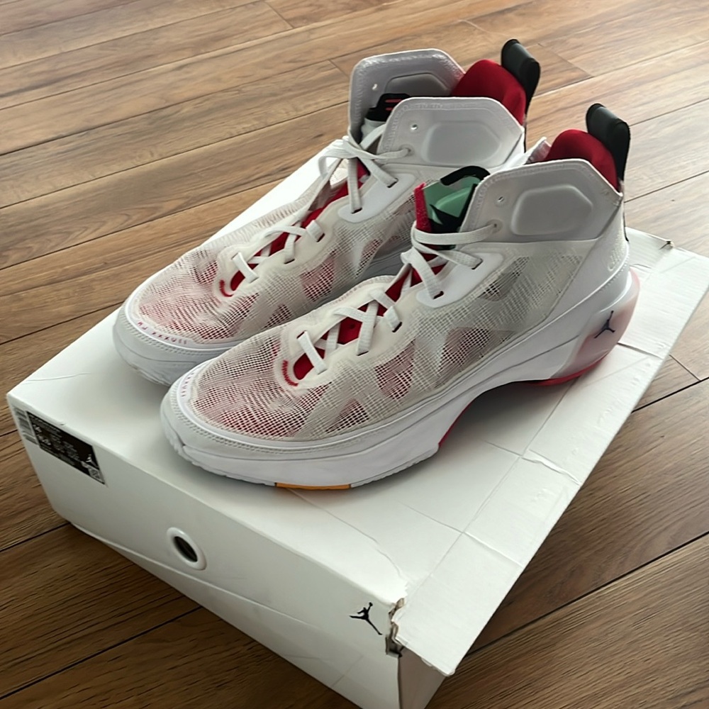 NIB  Air Jordan XXXVII